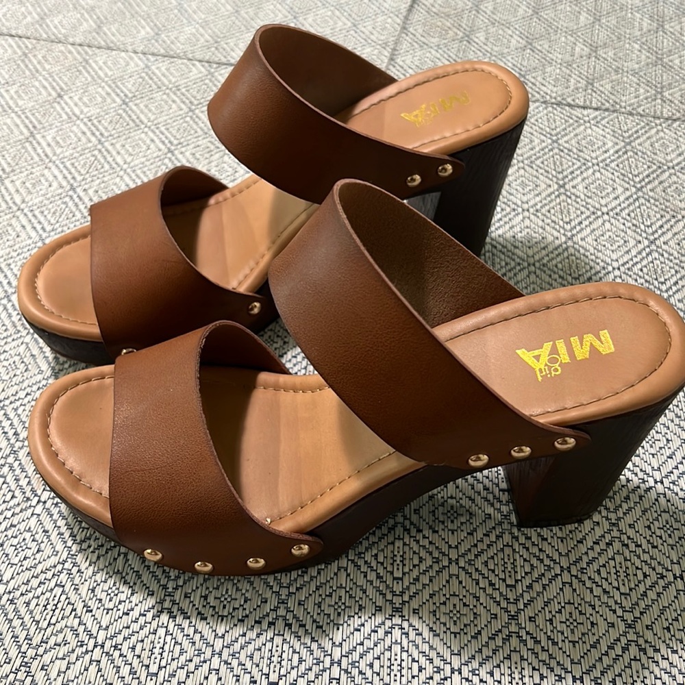 Mia Girl Clog